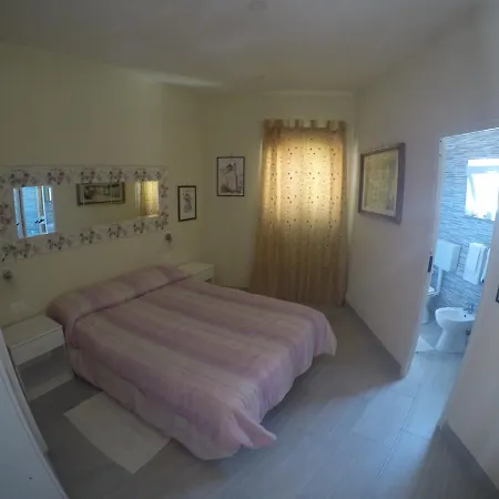 La Rondinella Hotell 2*